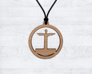 Halskette mit Holz-Anhänger